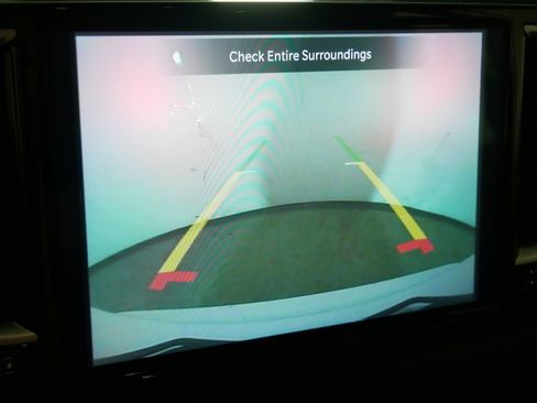 Used 2024 Chrysler Pacifica Touring-L FWD image 31