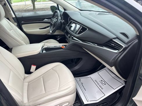 Used 2023 Buick Enclave Essence FWD image 20