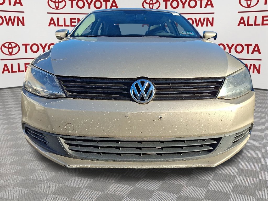 Used 2014 Volkswagen Jetta SE FWD image 2