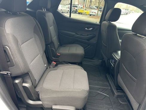 Used 2023 Chevrolet Traverse LT image 30