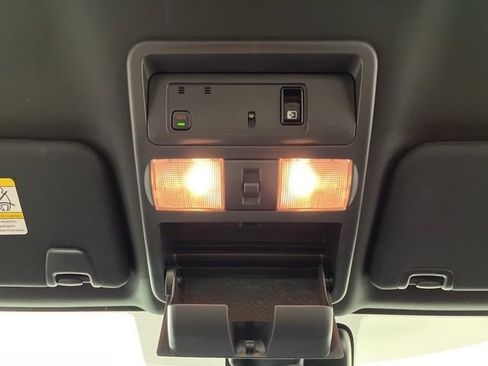 Used 2024 Nissan Titan SV w/ SV Bronze Edition Package image 35