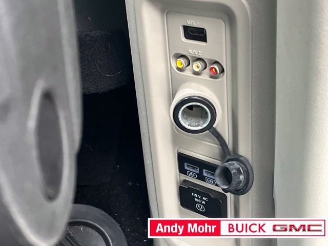 Used 2016 Chrysler Town & Country Touring w/ Driver Convenience Group FWD image 37