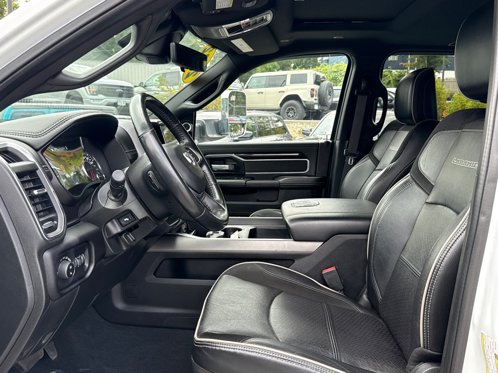 Used 2022 RAM 2500 Laramie AWD/4WD image 10