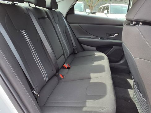 New 2025 Hyundai Elantra SEL image 28