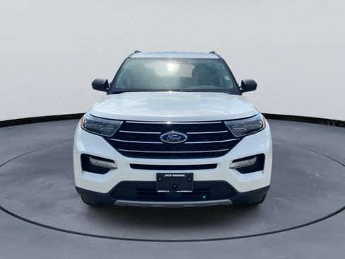 Used 2020 Ford Explorer XLT w/ Equipment Group 202A AWD/4WD image 3