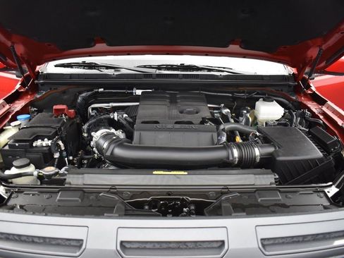 Certified 2025 Nissan Frontier SV w/ SV Convenience Package image 15