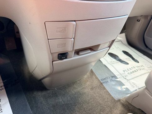 Used 2015 Honda Odyssey LX image 40