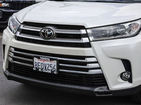 Used 2018 Toyota Highlander Limited FWD image 23