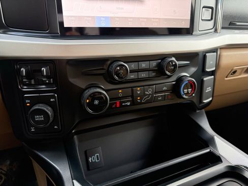 Used 2024 Ford F250 XLT w/ XLT Premium Package image 33