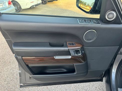 Used 2016 Land Rover Range Rover Supercharged AWD/4WD image 17