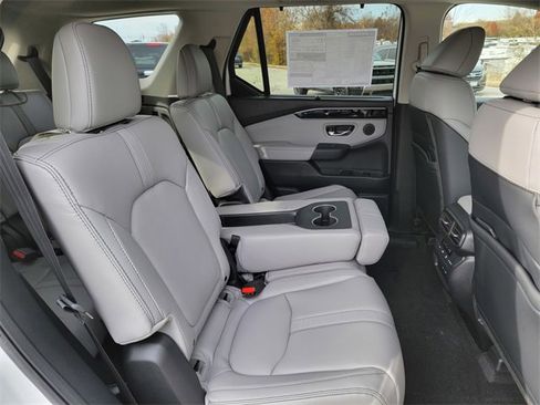 New 2025 Honda Pilot Touring image 16