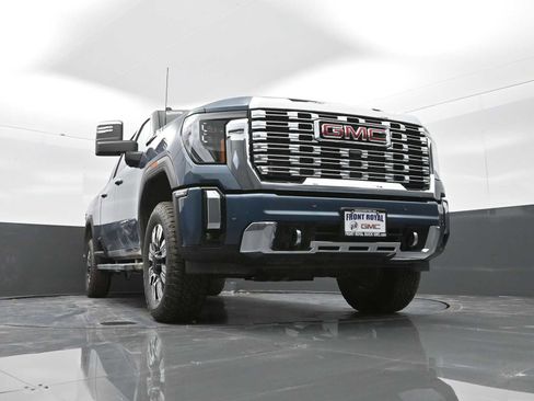 New 2025 GMC Sierra 2500 Denali w/ Denali Reserve Package image 26