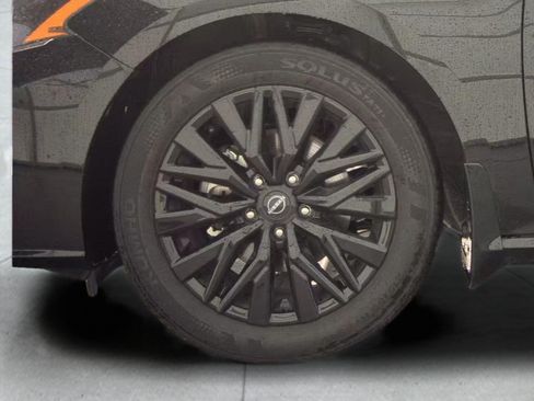 Used 2025 Nissan Altima 2.5 SV w/ SV Special Edition Package FWD image 10