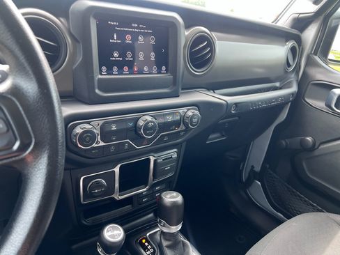 Used 2022 Jeep Wrangler Sport AWD/4WD image 25