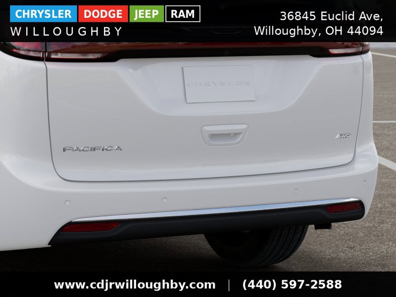 New 2027 Chrysler Pacifica Select w/ Family Tech Group AWD/4WD image 16