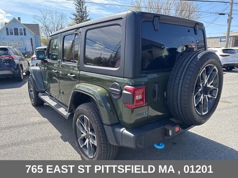 Used 2024 Jeep Wrangler Unlimited w/ Convenience Group AWD/4WD image 6