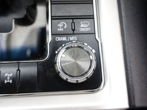 Used 2020 Toyota Land Cruiser image 59