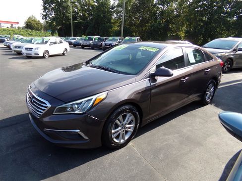 Used 2016 Hyundai Sonata SE image 1