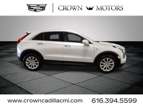 Certified 2023 Cadillac XT4 Luxury w/ Driver Awareness Package FWD image 2