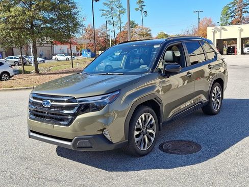 Used 2025 Subaru Forester Touring w/ Touring Package image 3