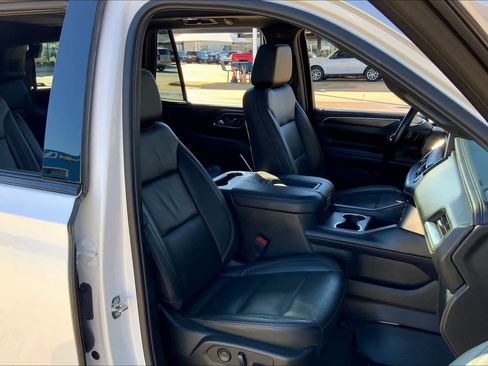 Used 2021 Chevrolet Tahoe Z71 w/ Z71 Signature Package image 9