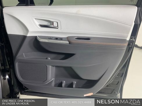 Used 2024 Toyota Sienna XSE FWD image 21