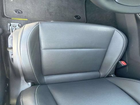 Certified 2025 Toyota Prius FWD image 9