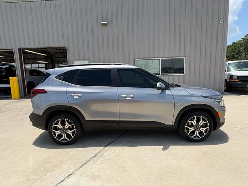 Used 2022 Kia Seltos EX AWD/4WD image 9