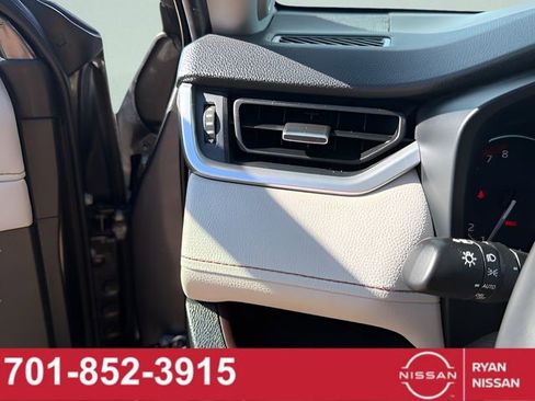 Used 2020 Toyota RAV4 Limited AWD/4WD image 21