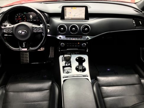 Used 2018 Kia Stinger GT2 image 17
