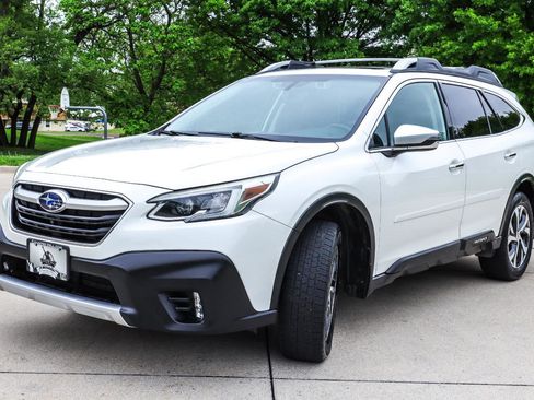 Used 2020 Subaru Outback Touring w/ Popular Package #2 AWD/4WD image 3