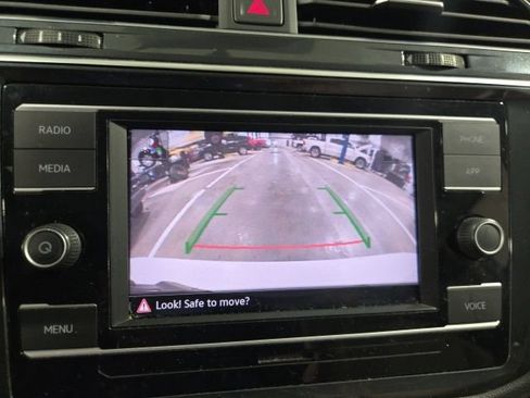 Used 2020 Volkswagen Tiguan S FWD image 15