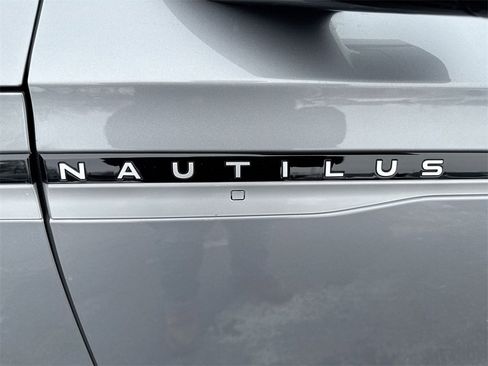 Used 2024 Lincoln Nautilus Reserve image 26