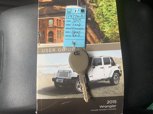 Used 2015 Jeep Wrangler Unlimited Sport w/ Connectivity Group AWD/4WD image 43