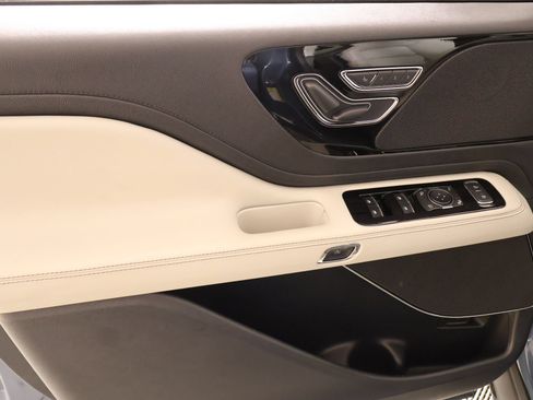 New 2026 Lincoln Aviator 2WD image 16