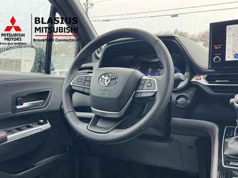 Used 2025 Toyota Sienna XSE w/ XSE Plus Package image 31