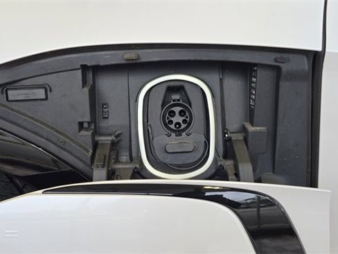 Used 2025 Chevrolet Blazer EV RS image 28