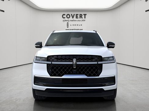 New 2026 Lincoln Navigator Reserve w/ Jet Appearance Package AWD/4WD image 6