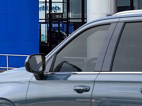 New 2026 Chevrolet Suburban LS image 12