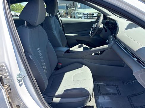 Certified 2025 Hyundai Elantra SEL FWD image 34