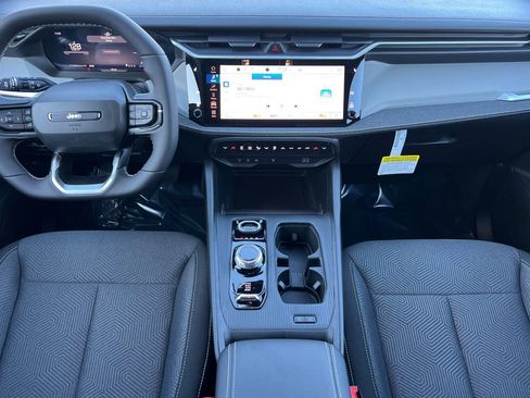 New 2026 Jeep Cherokee Laredo image 10