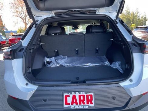 New 2026 Chevrolet Equinox EV LT image 13