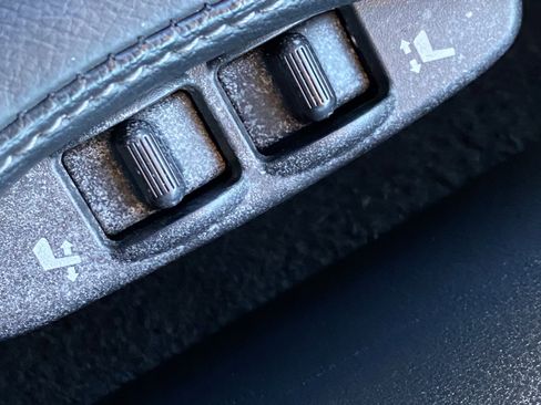 Used 2016 Nissan 370Z Touring image 17