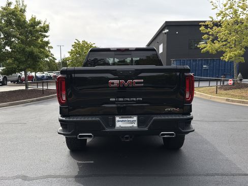 Used 2024 GMC Sierra 1500 AT4 w/ Technology Package AWD/4WD image 17