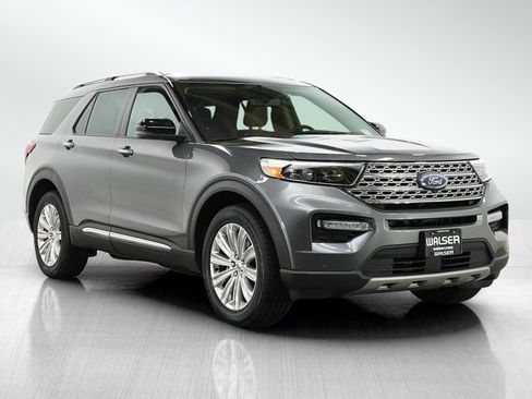Used 2021 Ford Explorer Limited w/ Equipment Group 301A AWD/4WD image 8