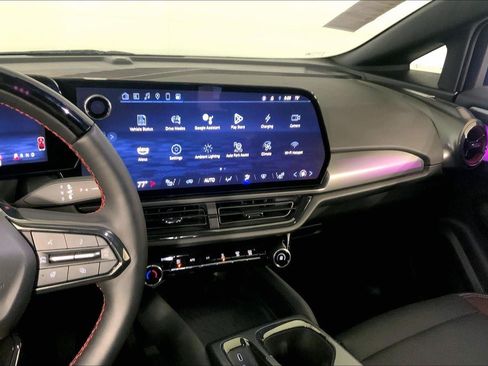 Used 2024 Chevrolet Equinox EV RS FWD image 6