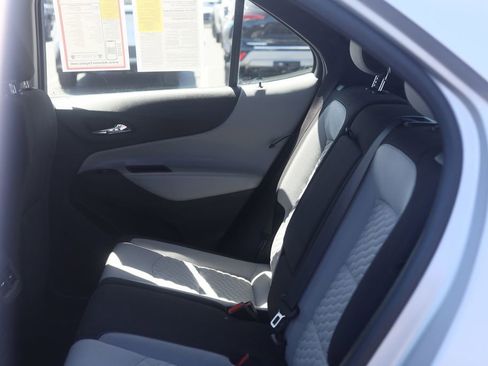 Used 2018 Chevrolet Equinox LS FWD image 29