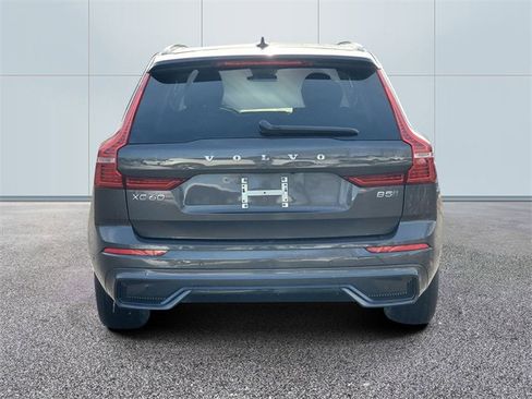 Certified 2025 Volvo XC60 B5 Plus image 5