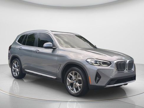 Used 2024 BMW X3 sDrive30i w/ Convenience Package RWD image 3