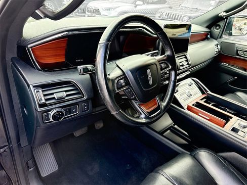 Used 2021 Lincoln Navigator Reserve image 10